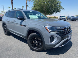 2025 Volkswagen Atlas 2.0T Peak Edition SE