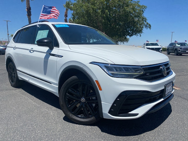 2022 Volkswagen Tiguan 2.0T SE R-Line Black