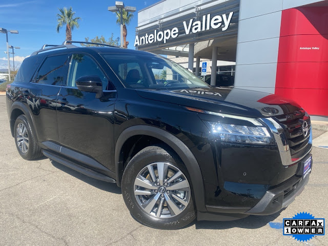 2023 Nissan Pathfinder SL